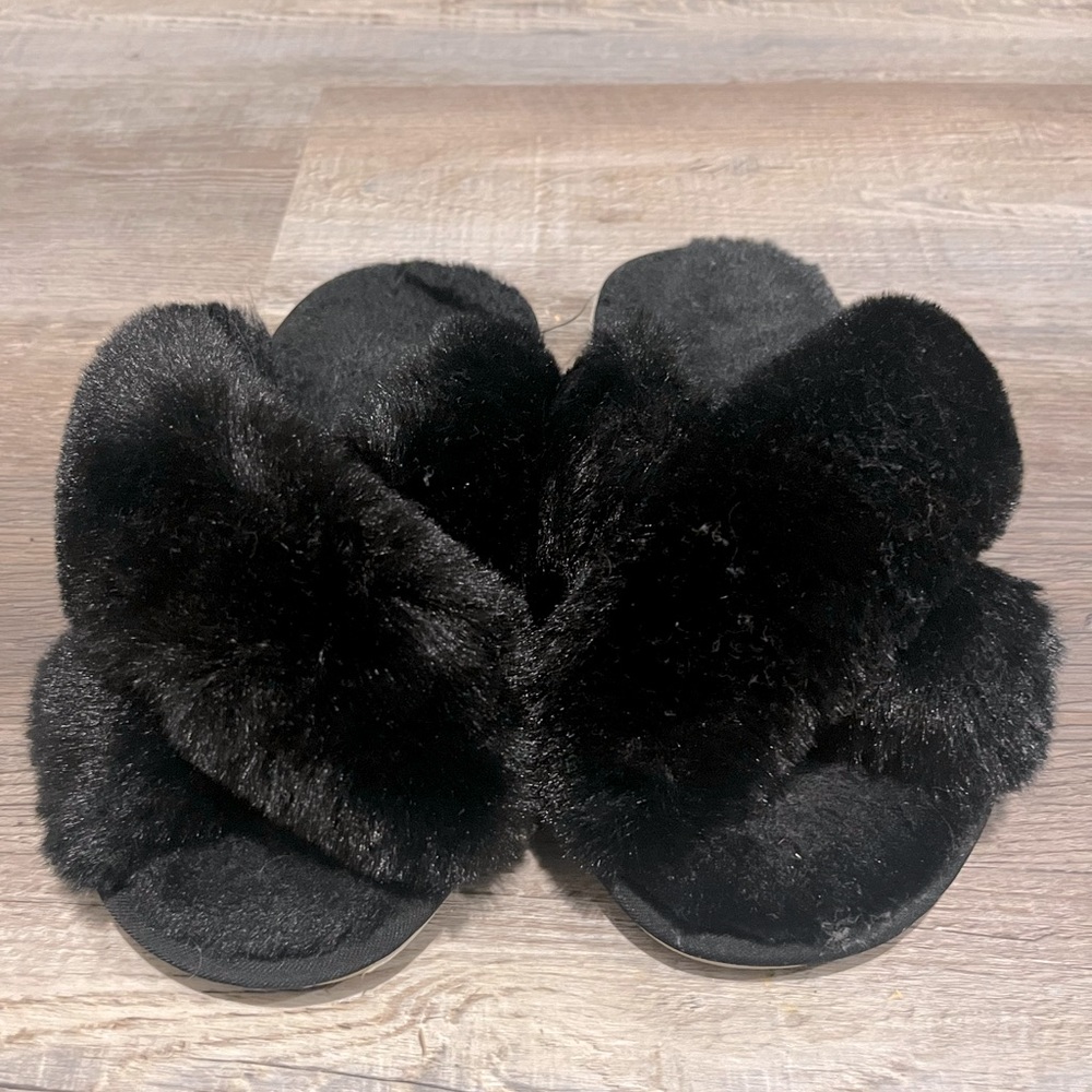 Amazon Black Fuzzy Women’s Slippers